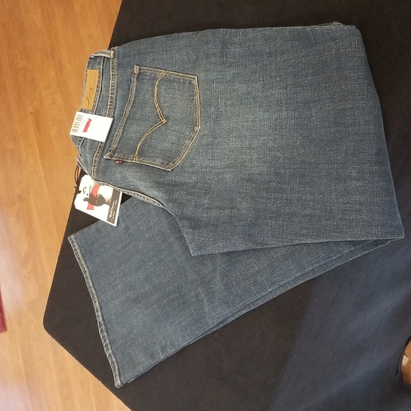 Jeans - Picture 2 of 6